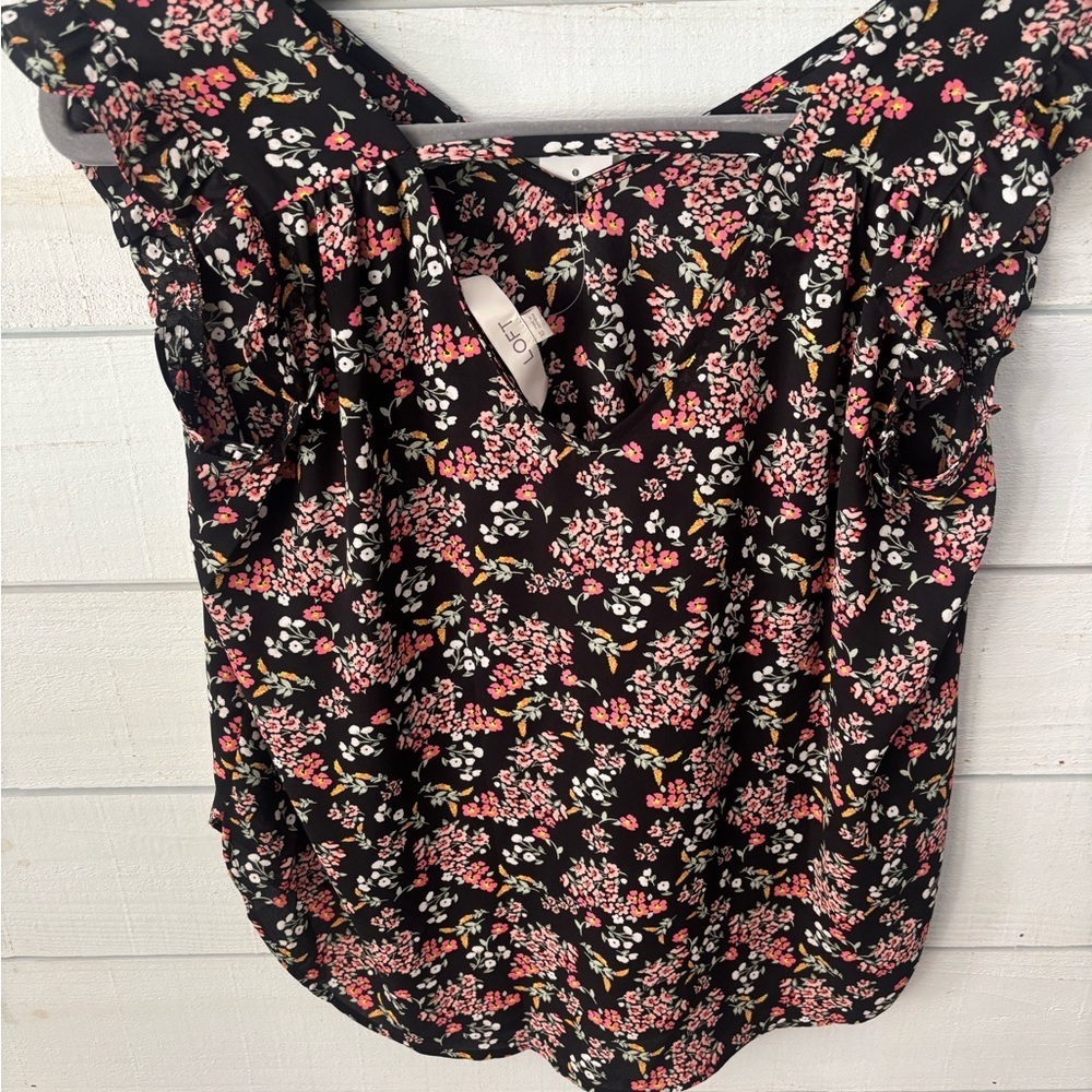 LOFT NWT Floral Black Top with Flutter sleeves . - Picture 10 of 11